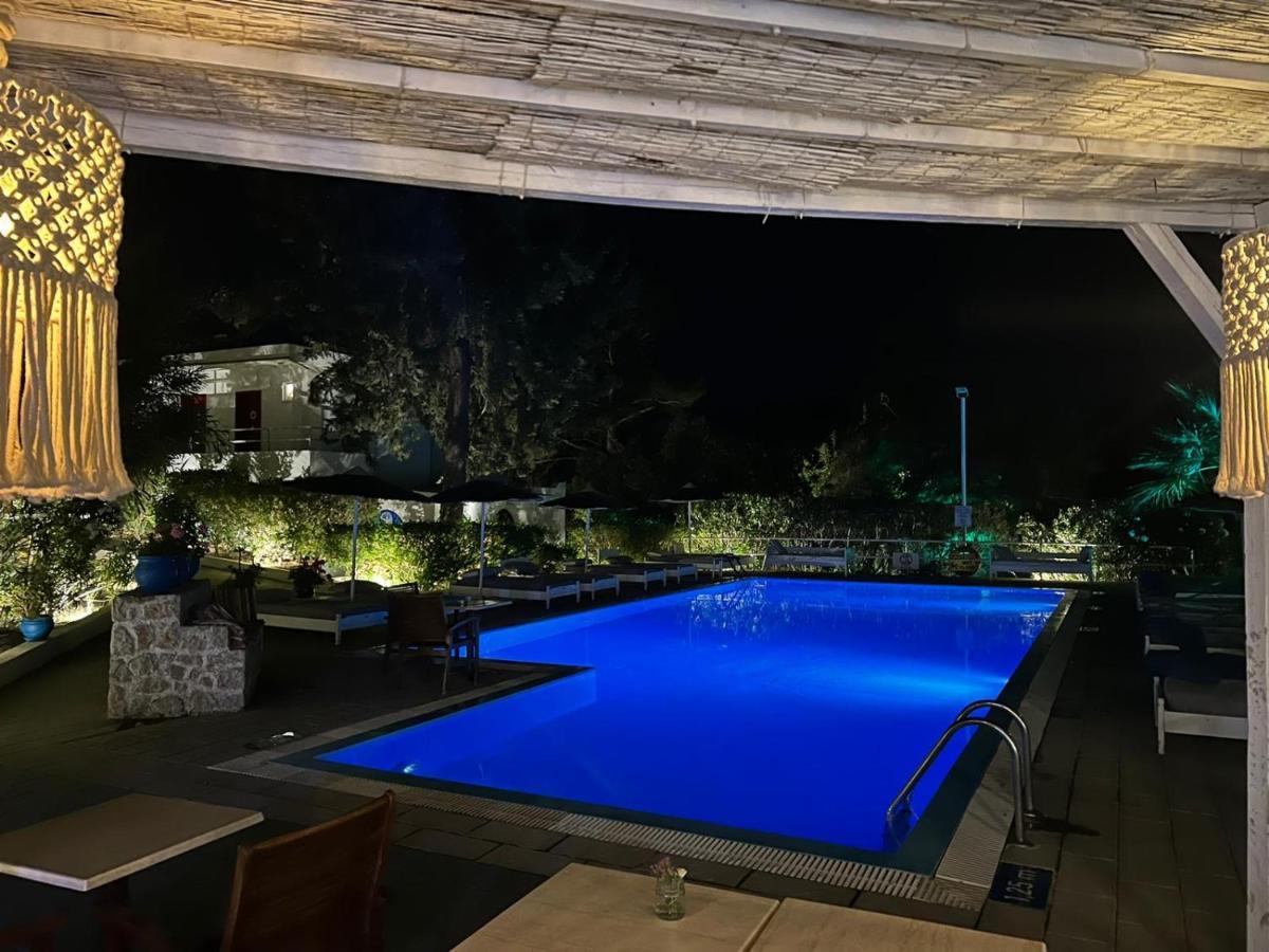 Trees Art Hotel 伊利索斯 外观 照片